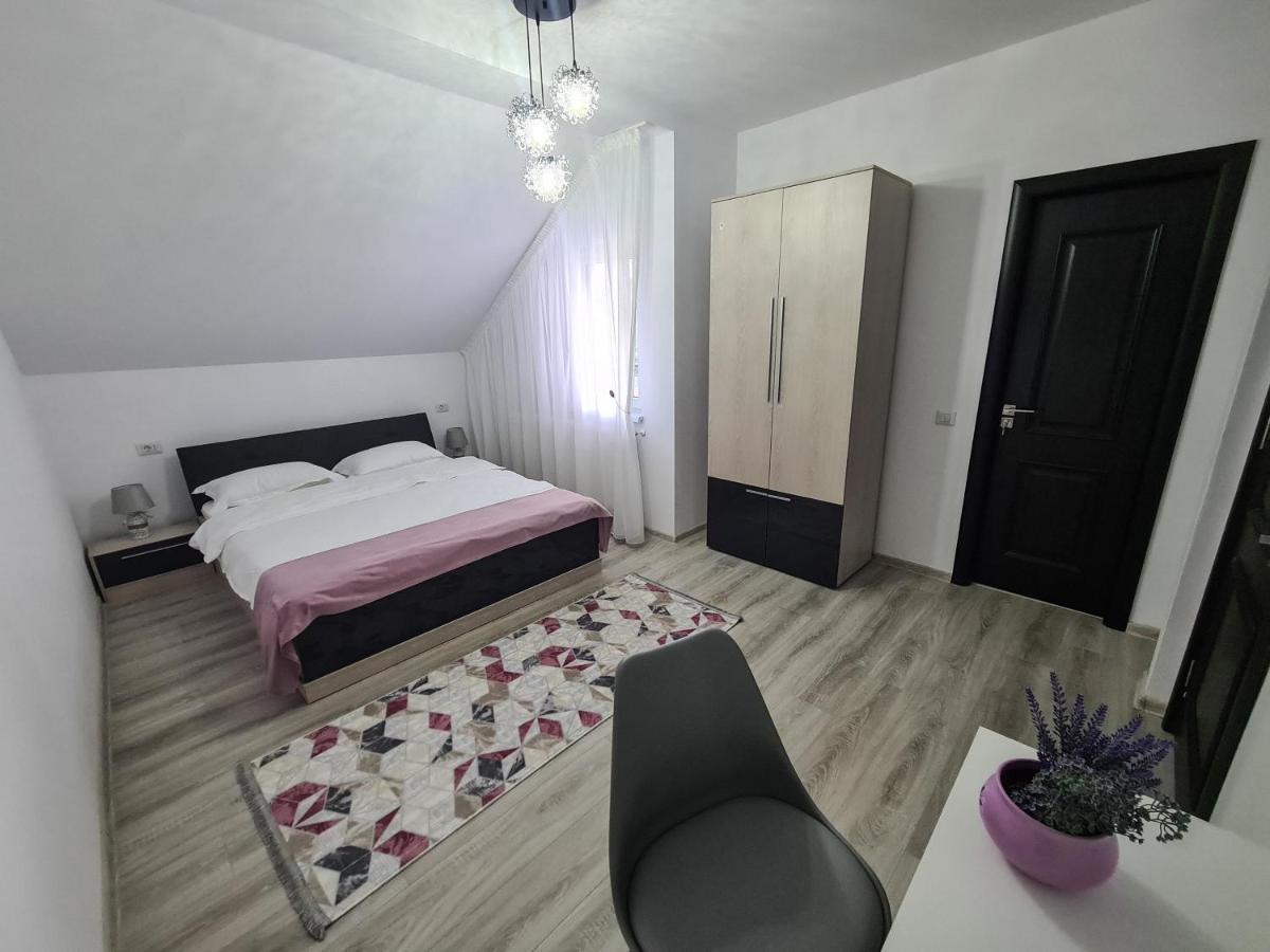 Pensiunea Lavanda, Piatra-Neamt Karácsonkő Kültér fotó