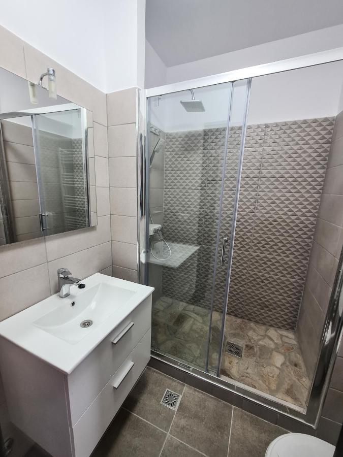 Pensiunea Lavanda, Piatra-Neamt Karácsonkő Kültér fotó